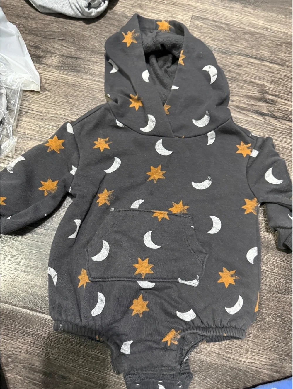 Baby lot of 2 :3 months baby lot bundle lot Moon sun stars